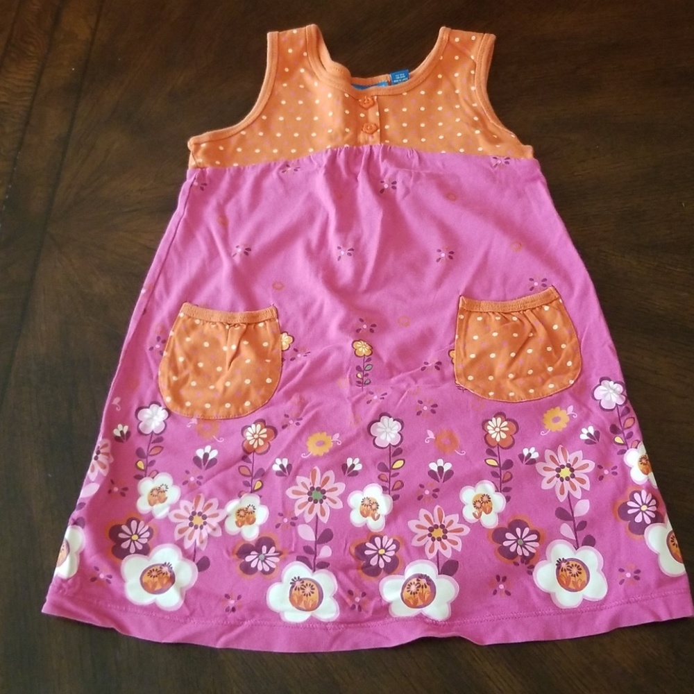 Sleeveless floral pink top or dress